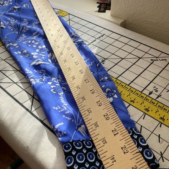 Talbots Blue Floral Blouse with Black Accents Beautiful blouse! - Picture 7 of 7